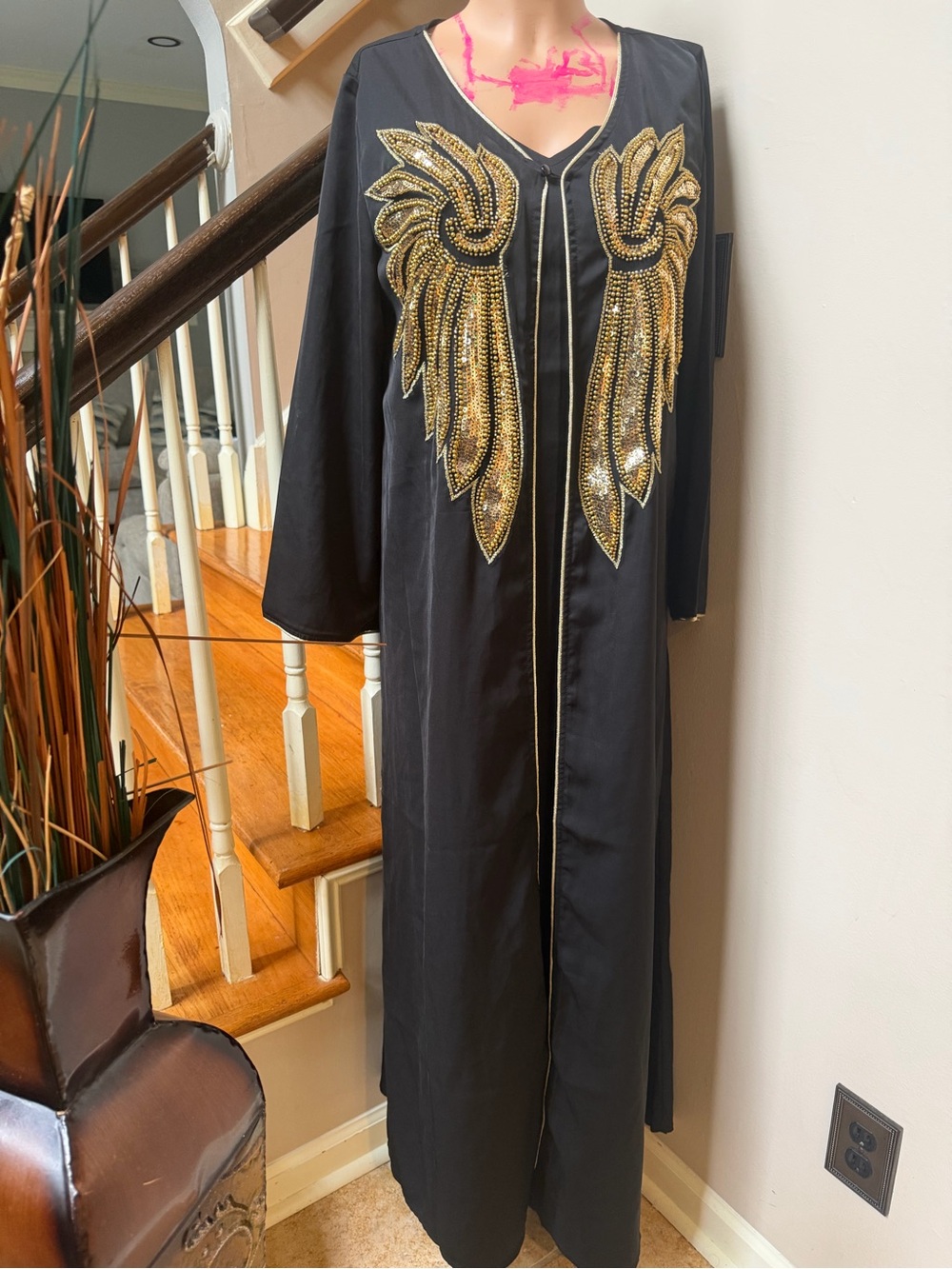Embellished Black & Gold Long Open 2 piece Abaya - Picture 3 of 7
